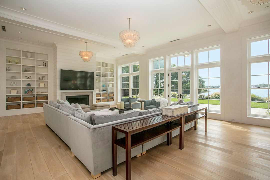 A Masterful Waterfront Modern In Mamaroneck Hits The Market Asking 9 2m Living Room