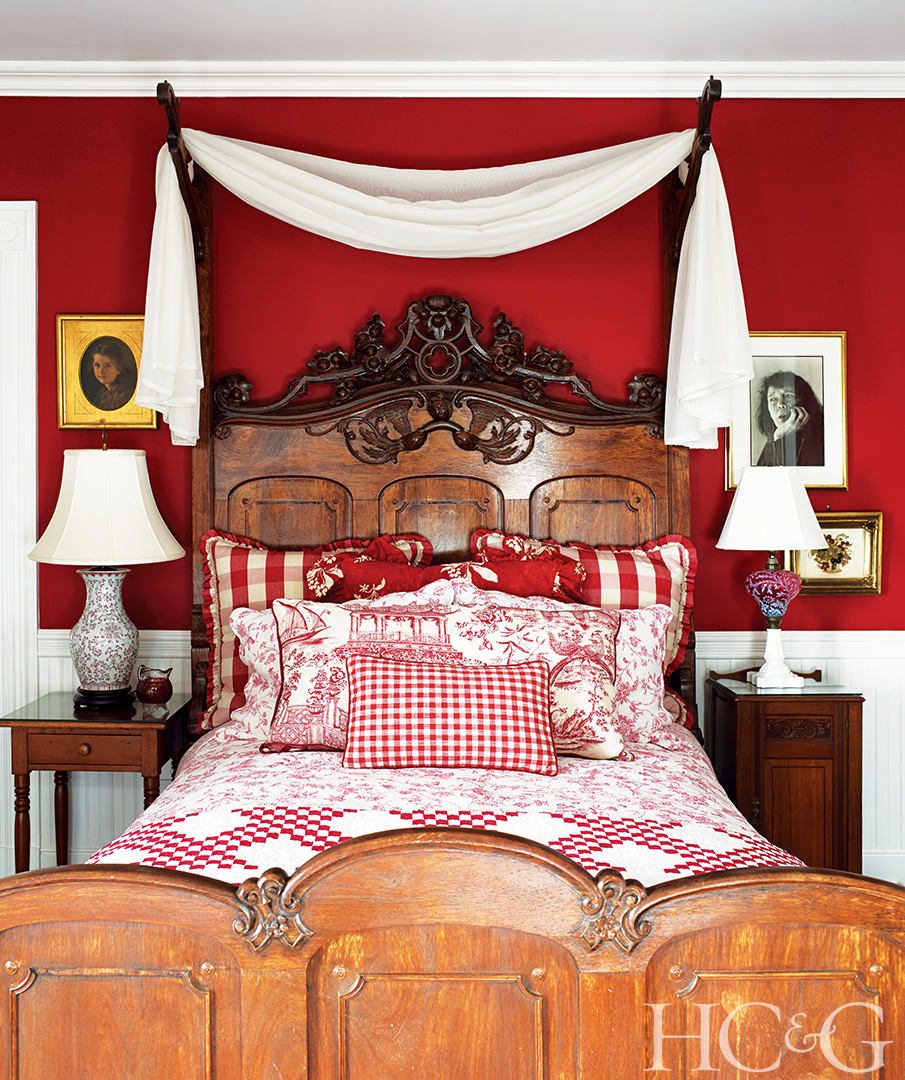 Dick Cavetts Famous Montauk Estate Known As Tick Hall Fetches 23 6m Tria Giovan Red Bedroom