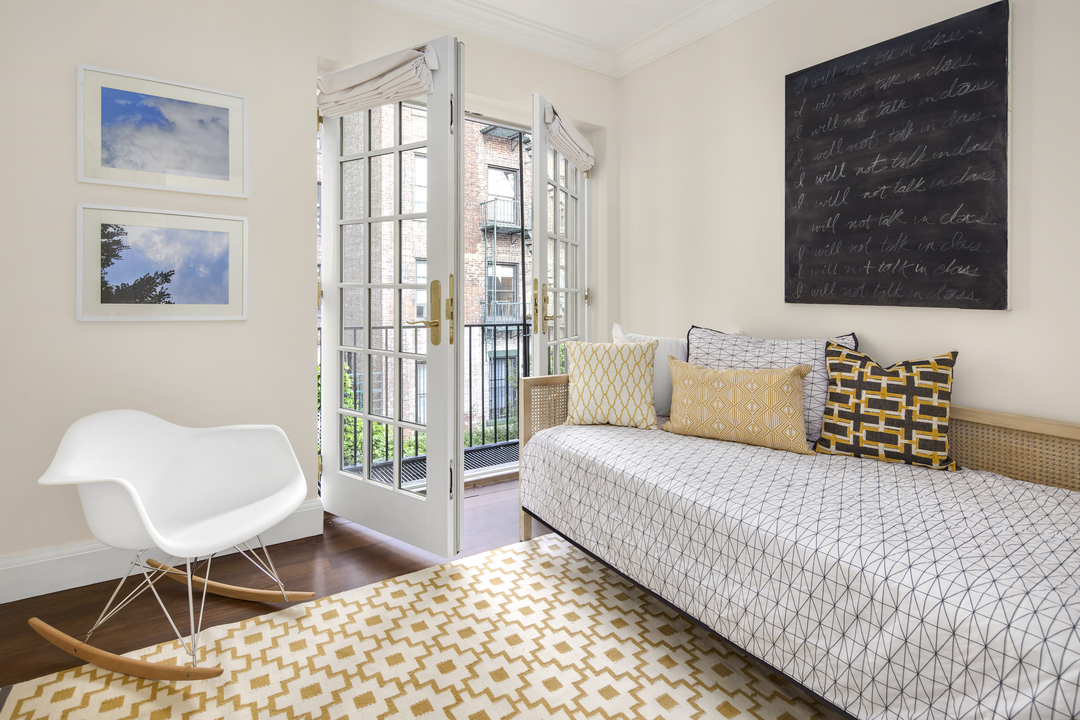 Washington Mews Carriage House Townhouse Daybed