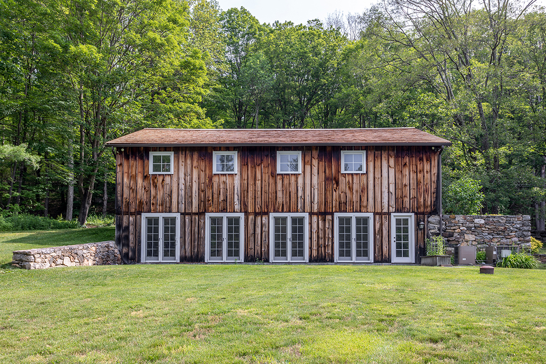 Bright Farmhouse Style Home On 19 Acres In Cornwall Ct Asks 2 2m Studio