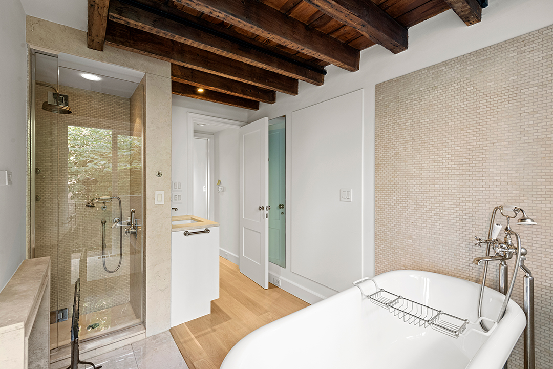 The Narrowest Manhattan Townhouse Is On The Market Asking 4 99m 75 And A Half Bedford Street Th 13