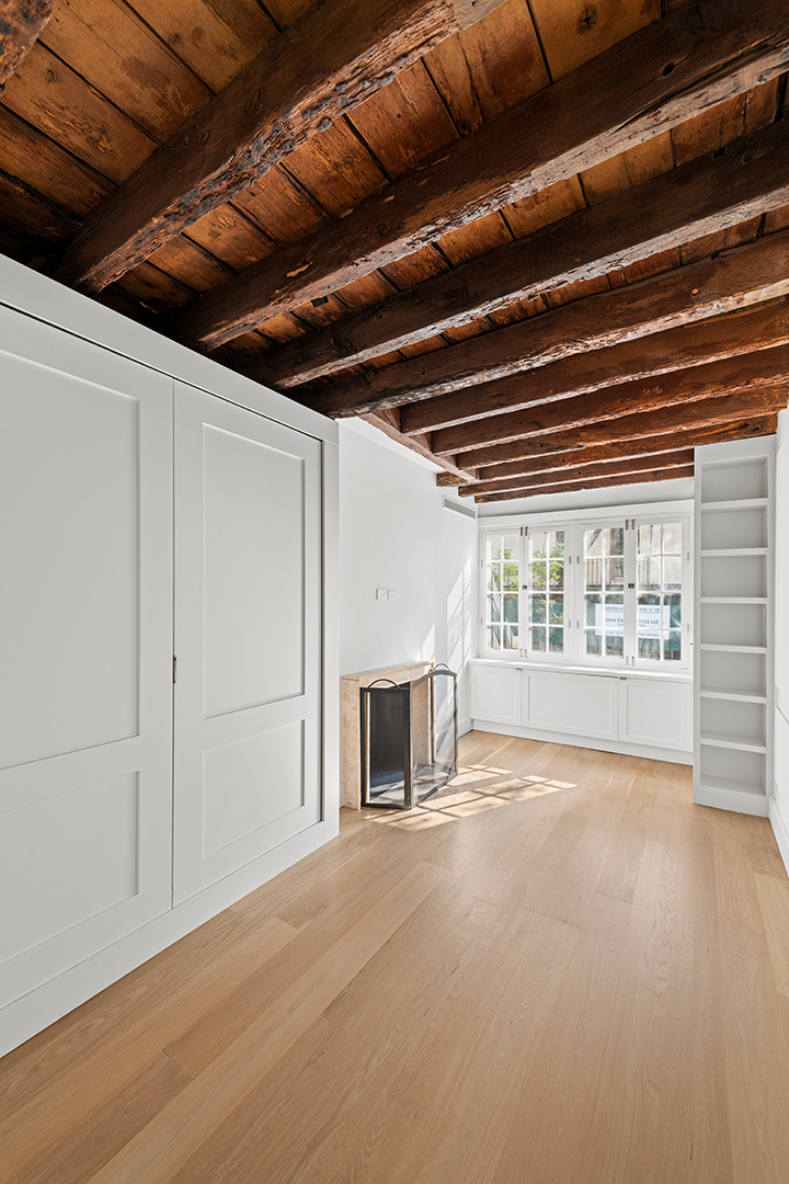 The Narrowest Manhattan Townhouse Is On The Market Asking 4 99m 75 And A Half Bedford Street Th 9