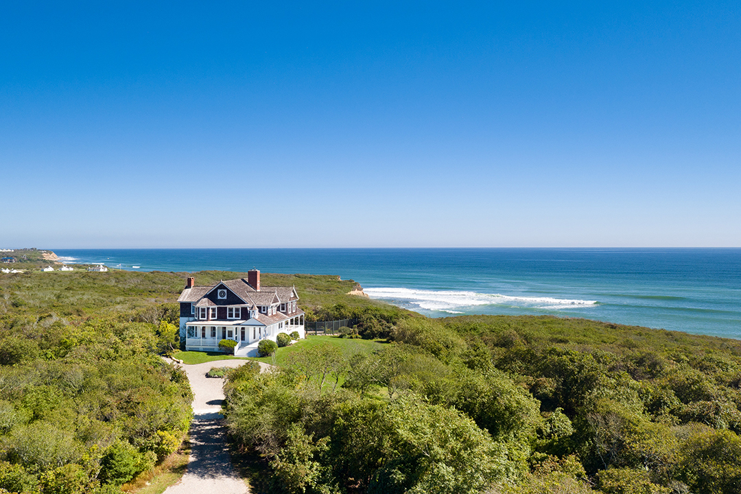 Dick Cavetts Famous Montauk Estate Known As Tick Hall Fetches 23 6m