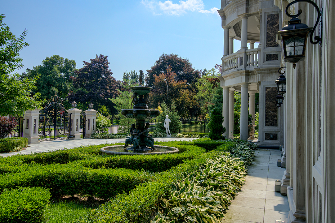 Gilded Mansion That Starred In The Schitts Creek Opening Scene Lists In Toronto Gardens