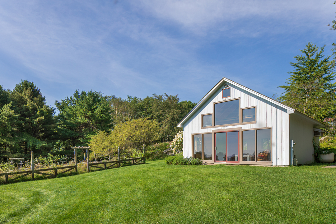 Sharon Ct Artists Home Guest House