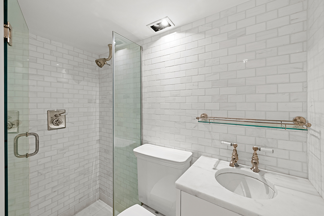 The Narrowest Manhattan Townhouse Is On The Market Asking 4 99m 75 And A Half Bedford Street Th 15