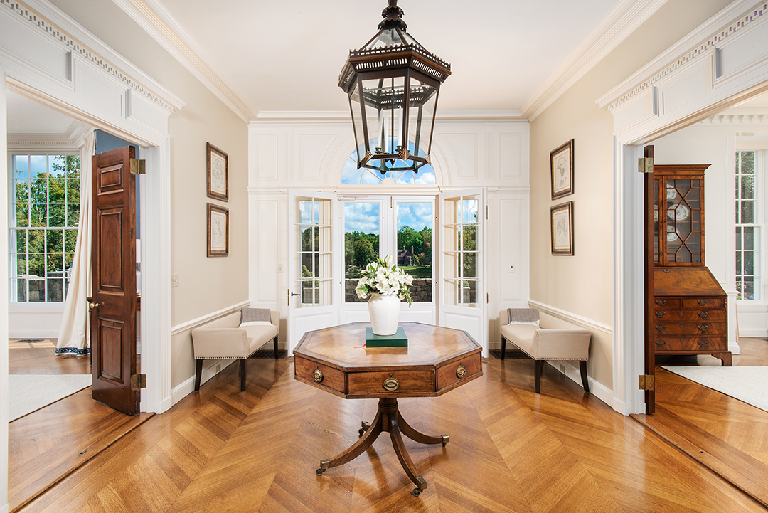 A Circa 1934 Greenwich Mansion Built By Mott Schmidt Lists For The First Time In 20 Years Foyer C
