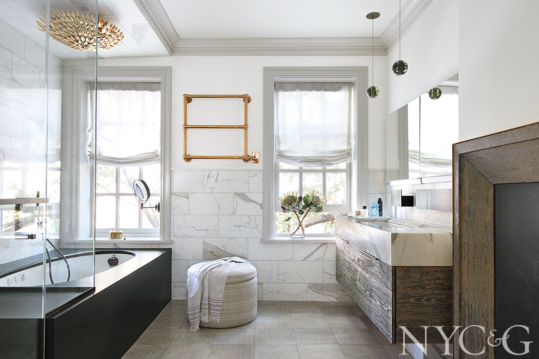 Sexy Stylish West Village Townhouse Black Bath Tub