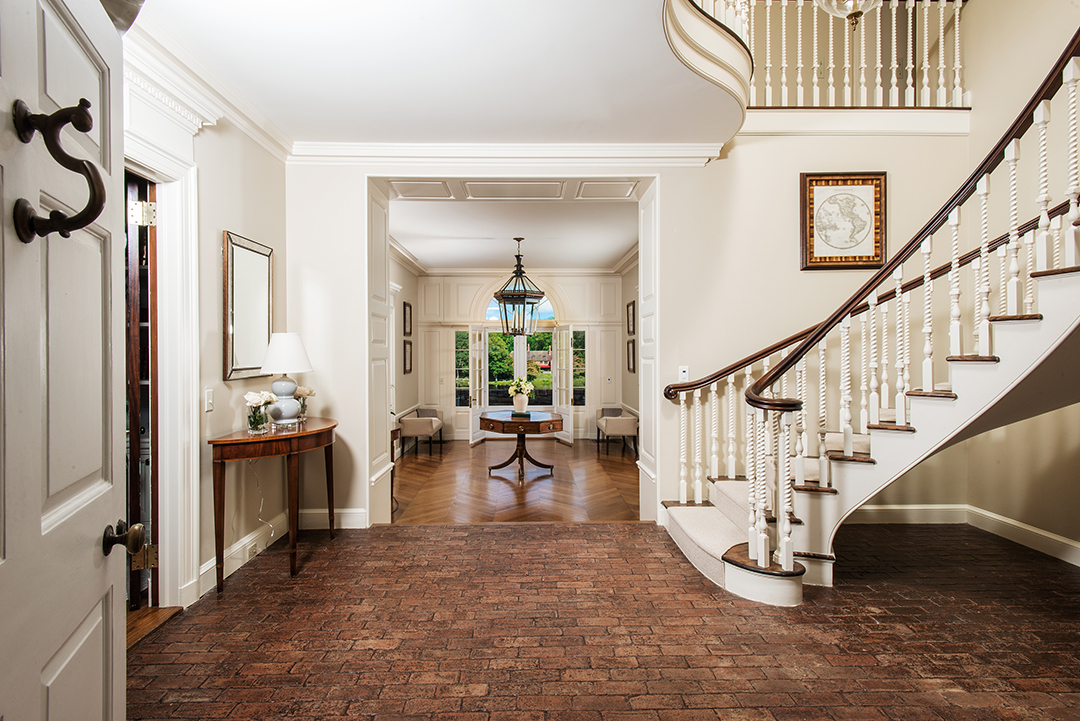 A Circa 1934 Greenwich Mansion Built By Mott Schmidt Lists For The First Time In 20 Years Foyer B