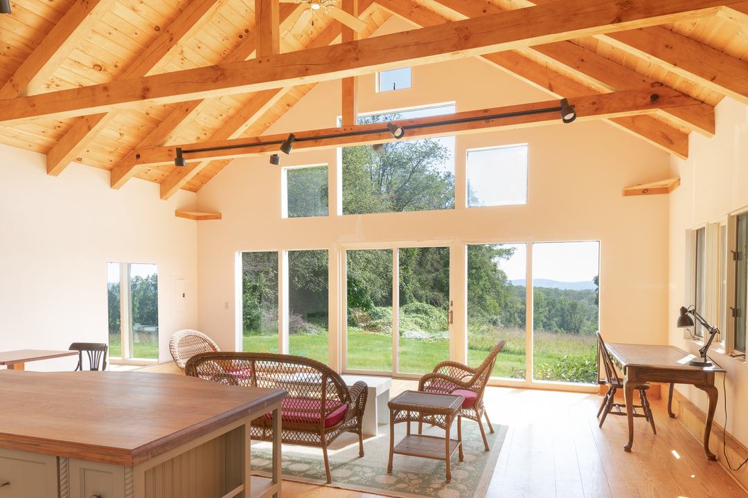 Sharon Ct Artists Home Guest House Living Room