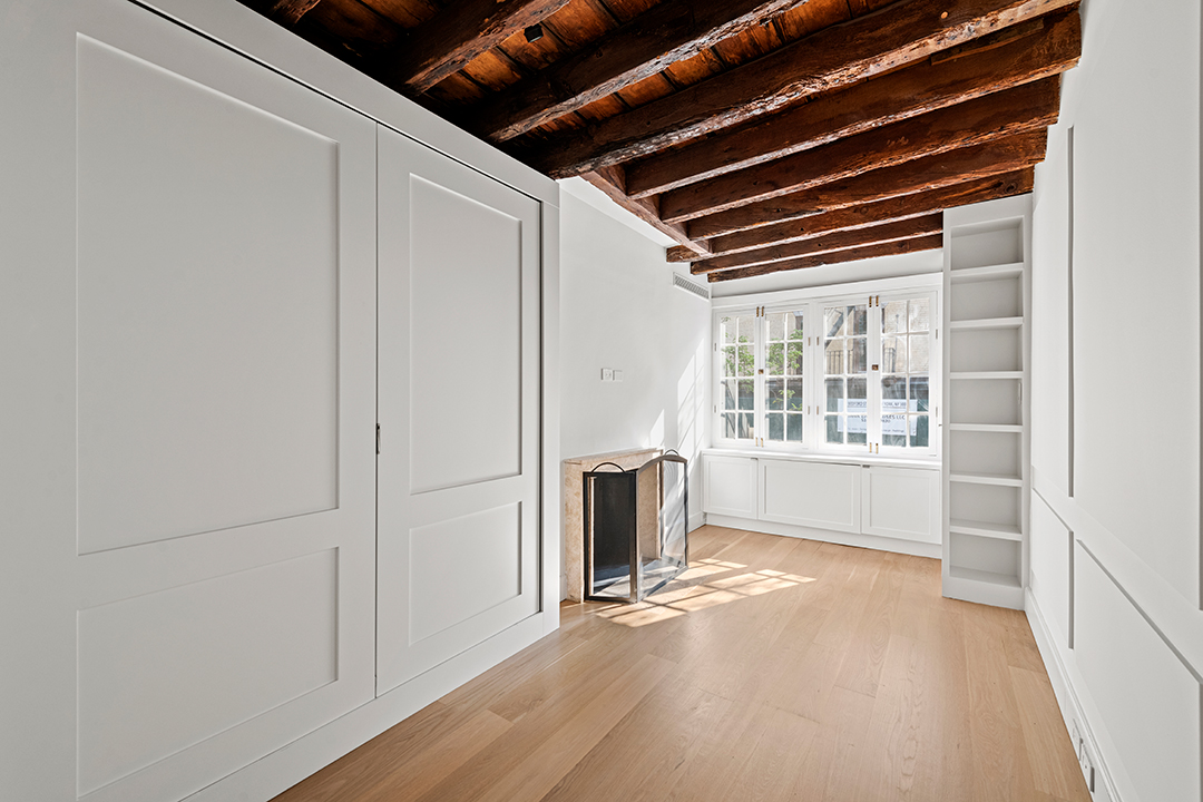 The Narrowest Manhattan Townhouse Is On The Market Asking 4 99m 75 And A Half Bedford Street Th 8