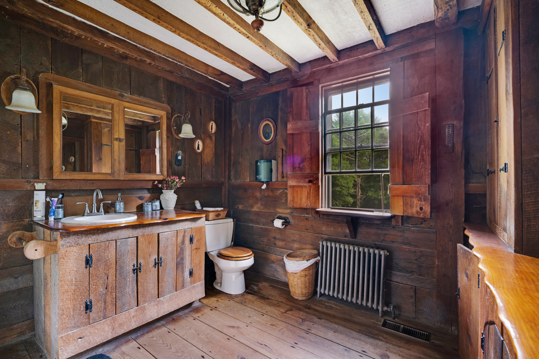 Rhode Island Conjuring Haunted House Bathroom Wood Floor