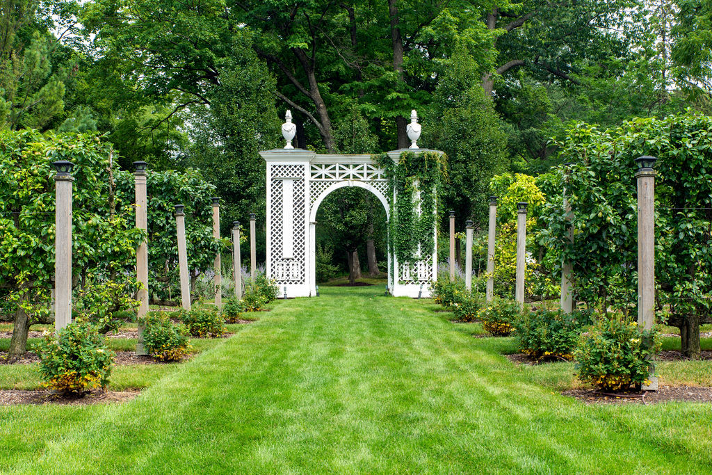 Wisconsins Majestic Glanworth Gardens Lists On Geneva Lake For 39 25m Gardens