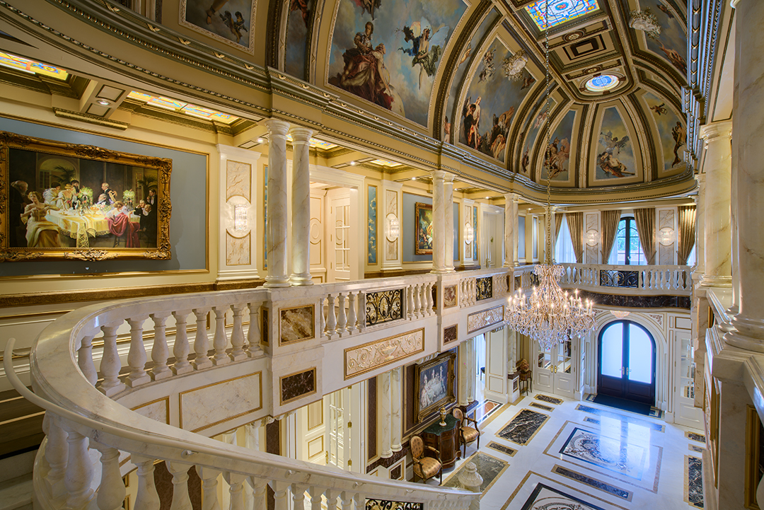 Gilded Mansion That Starred In The Schitts Creek Opening Scene Lists In Toronto Dome B