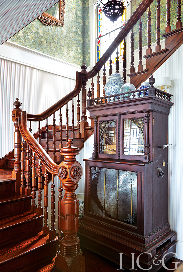 Dick Cavetts Famous Montauk Estate Known As Tick Hall Fetches 23 6m Tria Giovan Staircase