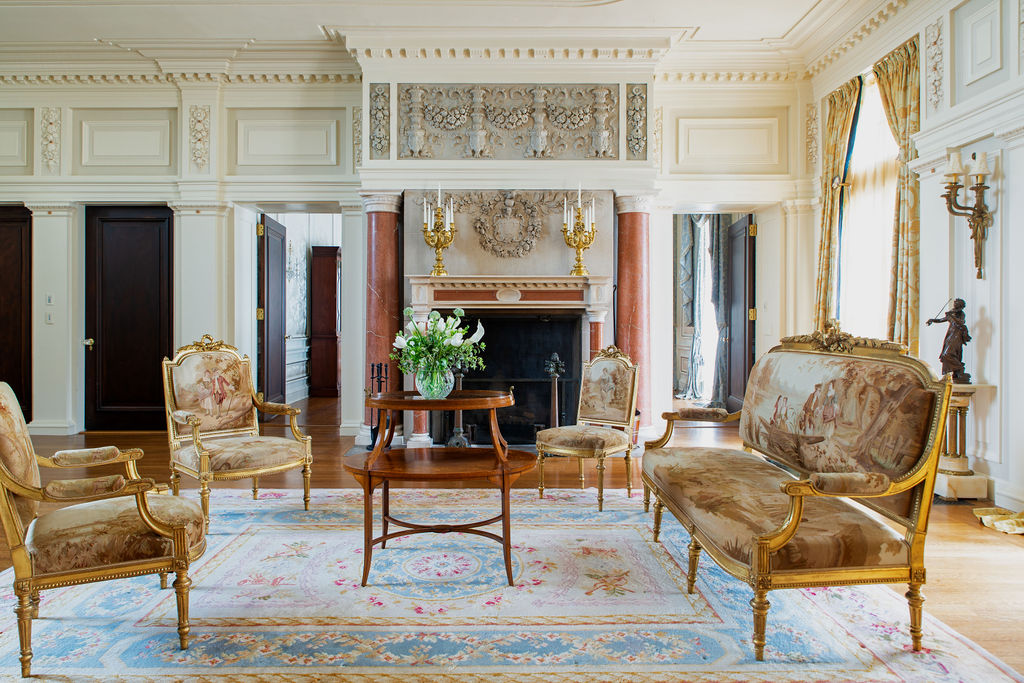 Wisconsins Majestic Glanworth Gardens Lists On Geneva Lake For 39 25m Living Room