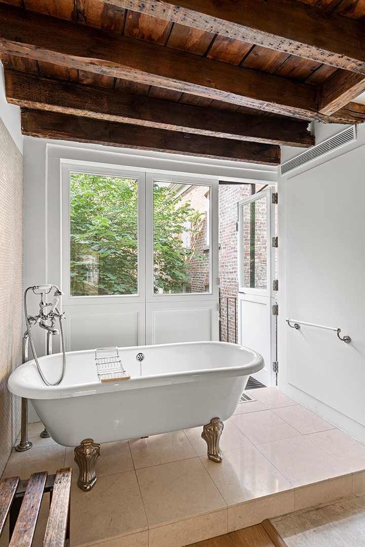 The Narrowest Manhattan Townhouse Is On The Market Asking 4 99m 75 And A Half Bedford Street Th 11