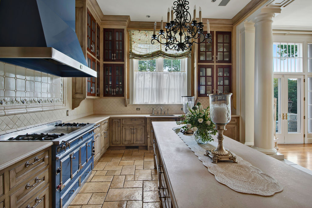 Wisconsins Majestic Glanworth Gardens Lists On Geneva Lake For 39 25m Kitchen B