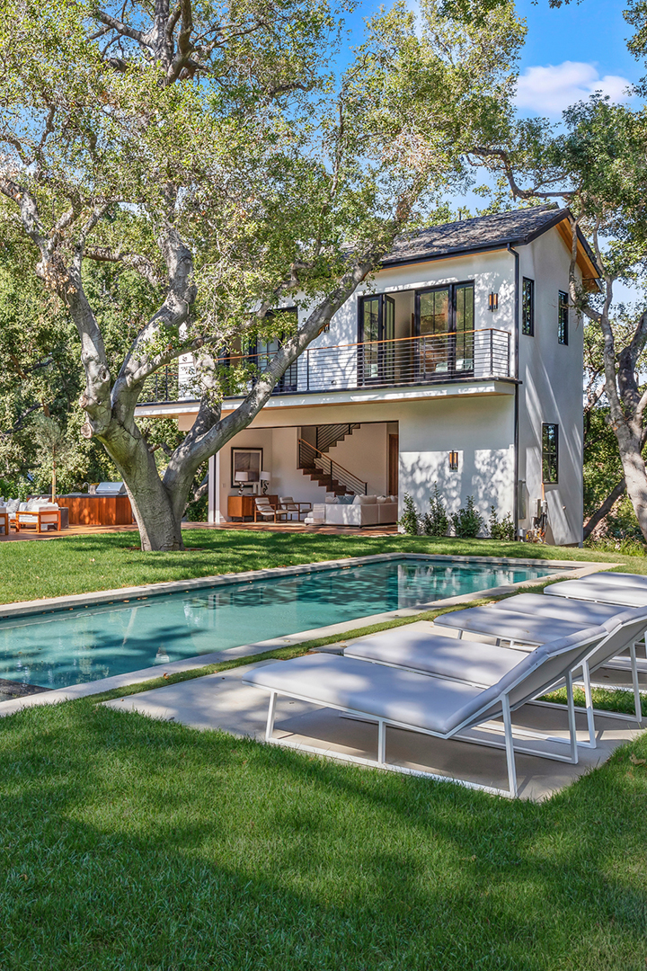 Joe Jonas And Sophie Turner Reel In 15 2m For Jae Omar Designed Encino Mansion Guest