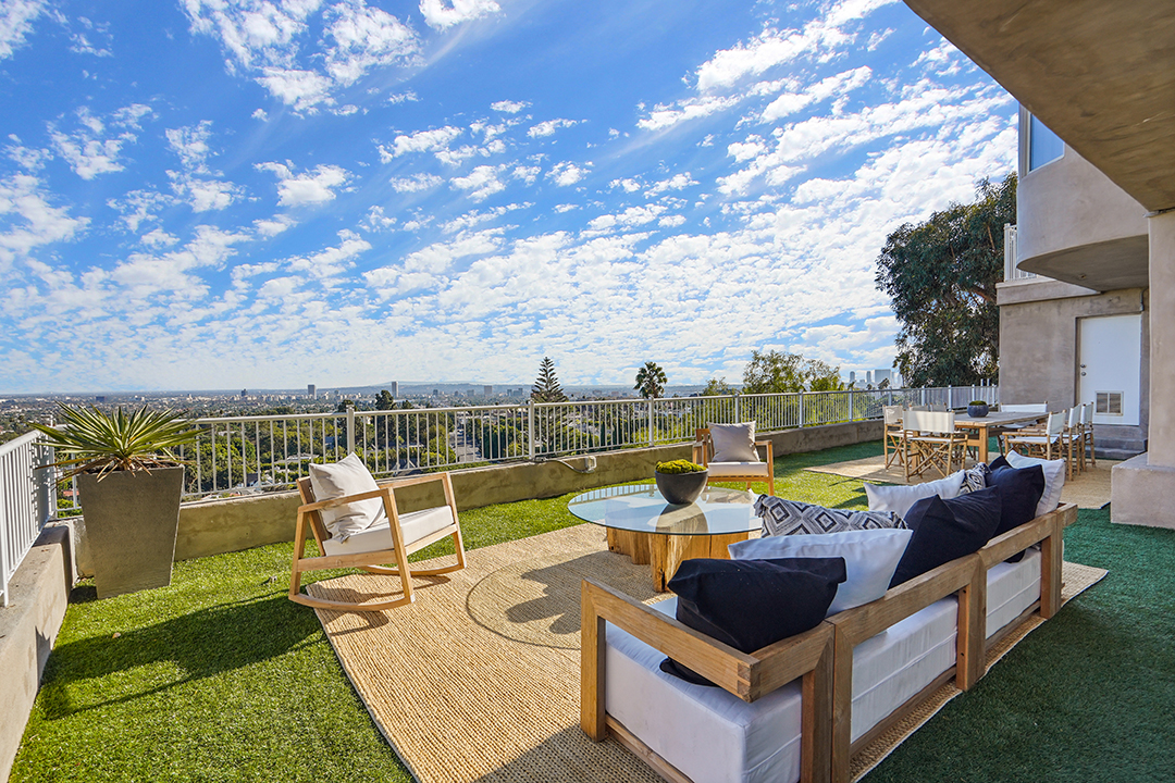 Kanye Wests Former Hollywood Hills Home With Minimalist Vibes Is Up For Sale Outdoor