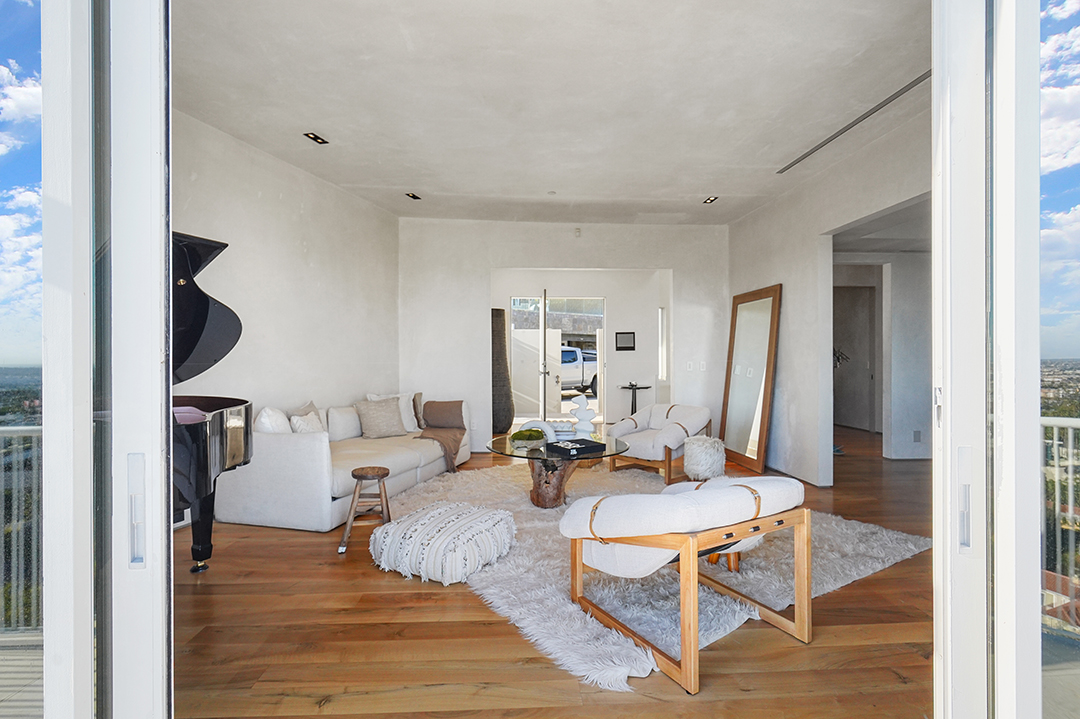 Kanye Wests Former Hollywood Hills Home With Minimalist Vibes Is Up For Sale Den