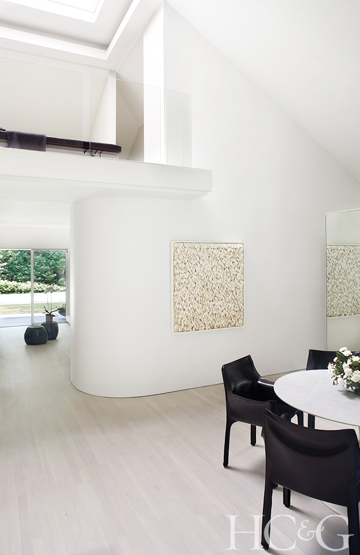 Hamptons Visionary Harry Batess 1979 Home Gets An Update Dining Room Art