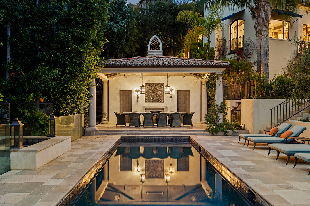 Hilary Swank Seeks 10 5m For Her Hacienda Style Pacific Palisades Home Cabana