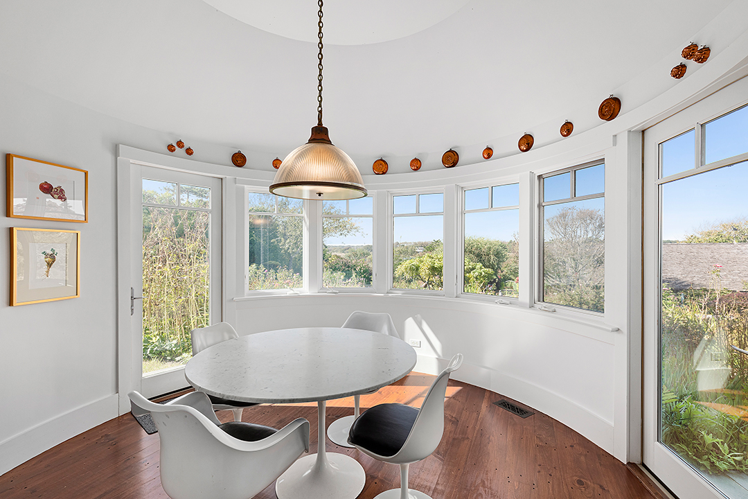 East Hampton Oceanfront Estate Breakfast Nook