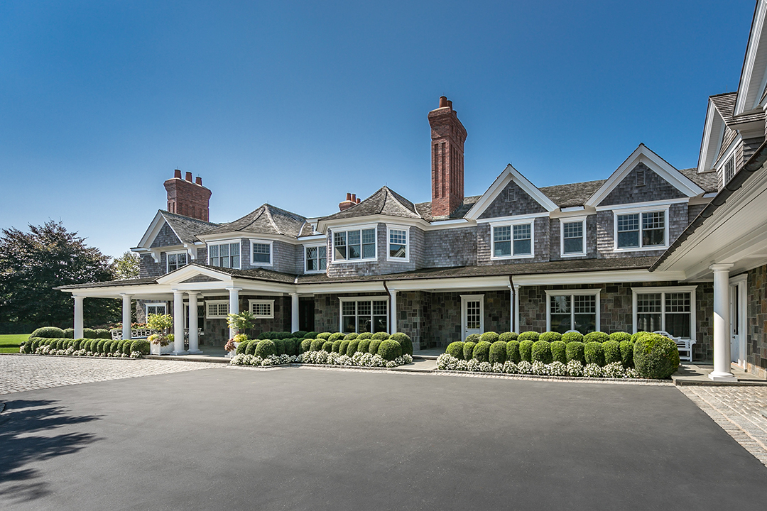 Bridgehamptons Famed Sandcastle Estate Finds A Buyer For 31m