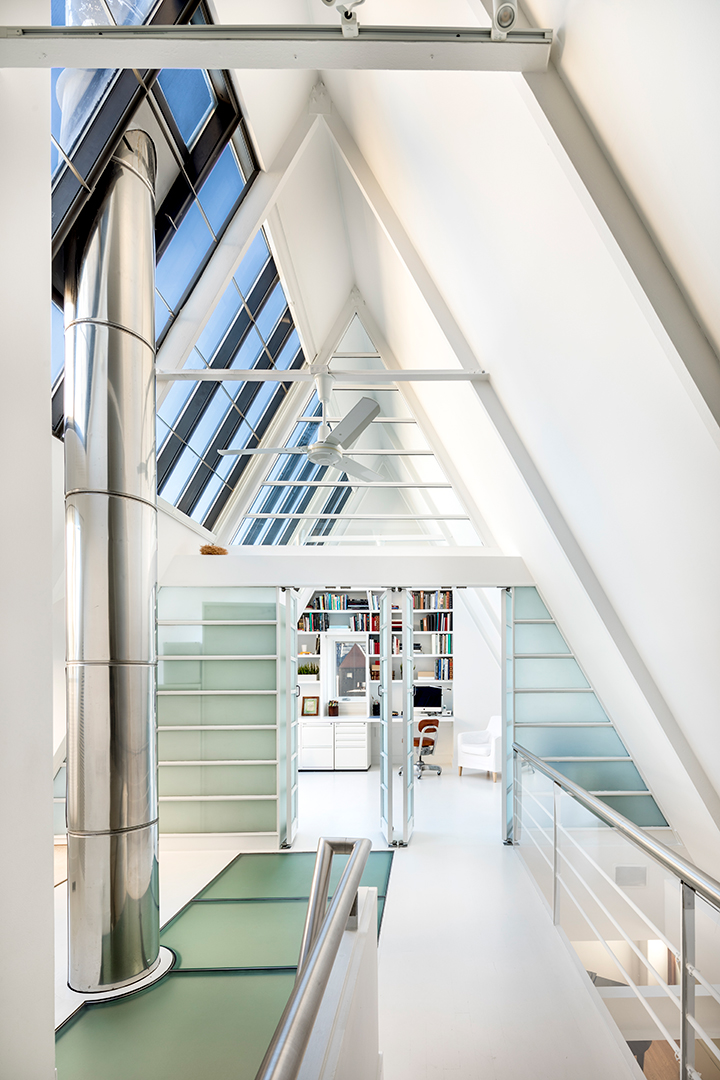 Dramatic Modern Penthouse At Dakota Residence Modern Architecture