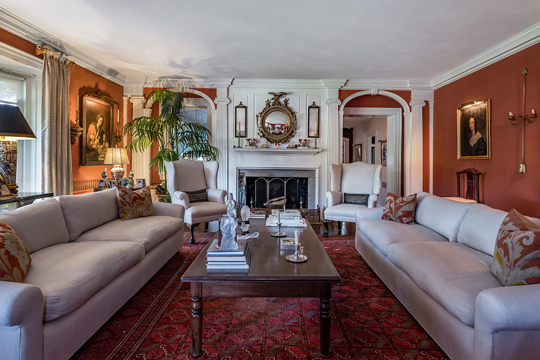 Late And Legendary Tenor Sergio Franchis Stonington Ct Estate Hits The Market Living Room