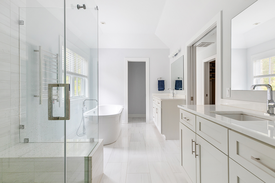 Peloton Founder And Ceo Lists Farmhouse Style East Hampton Home For 4 5m 12 Koala Ln East Hampton Josh Goetz Photography 56