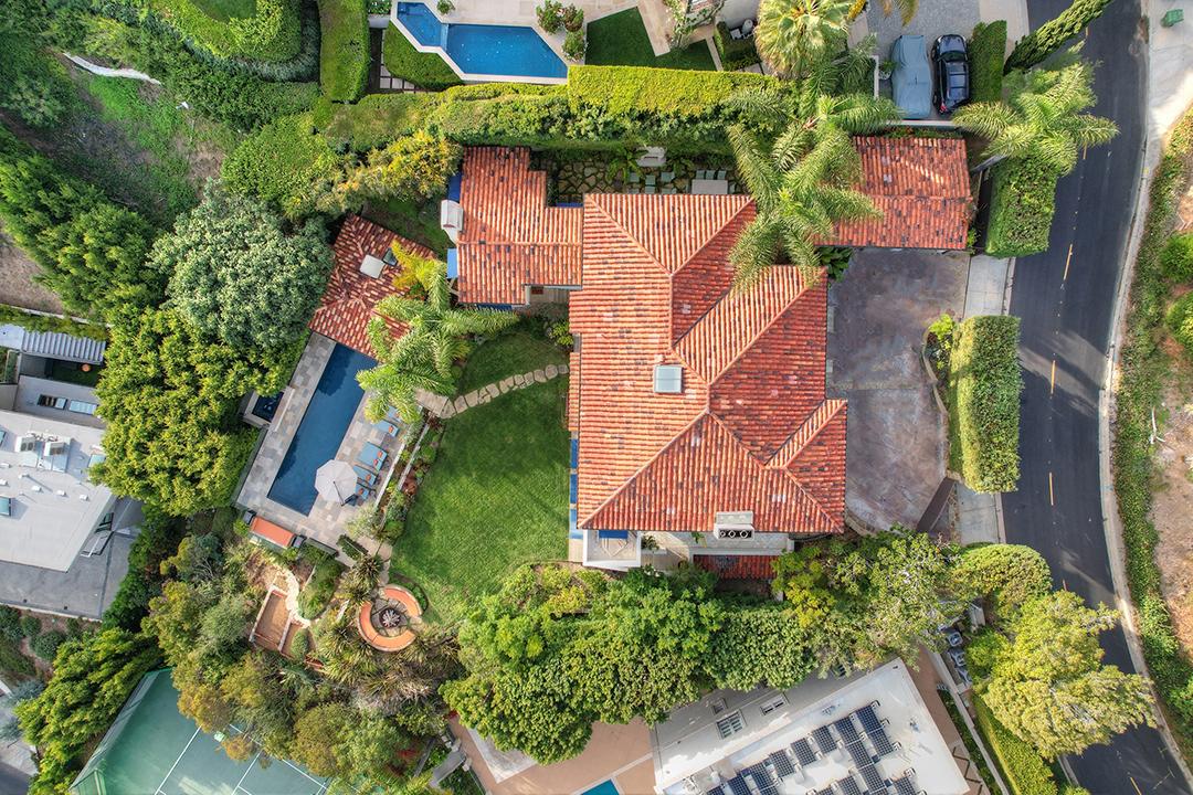Hilary Swank Seeks 10 5m For Her Hacienda Style Pacific Palisades Home Aerial B