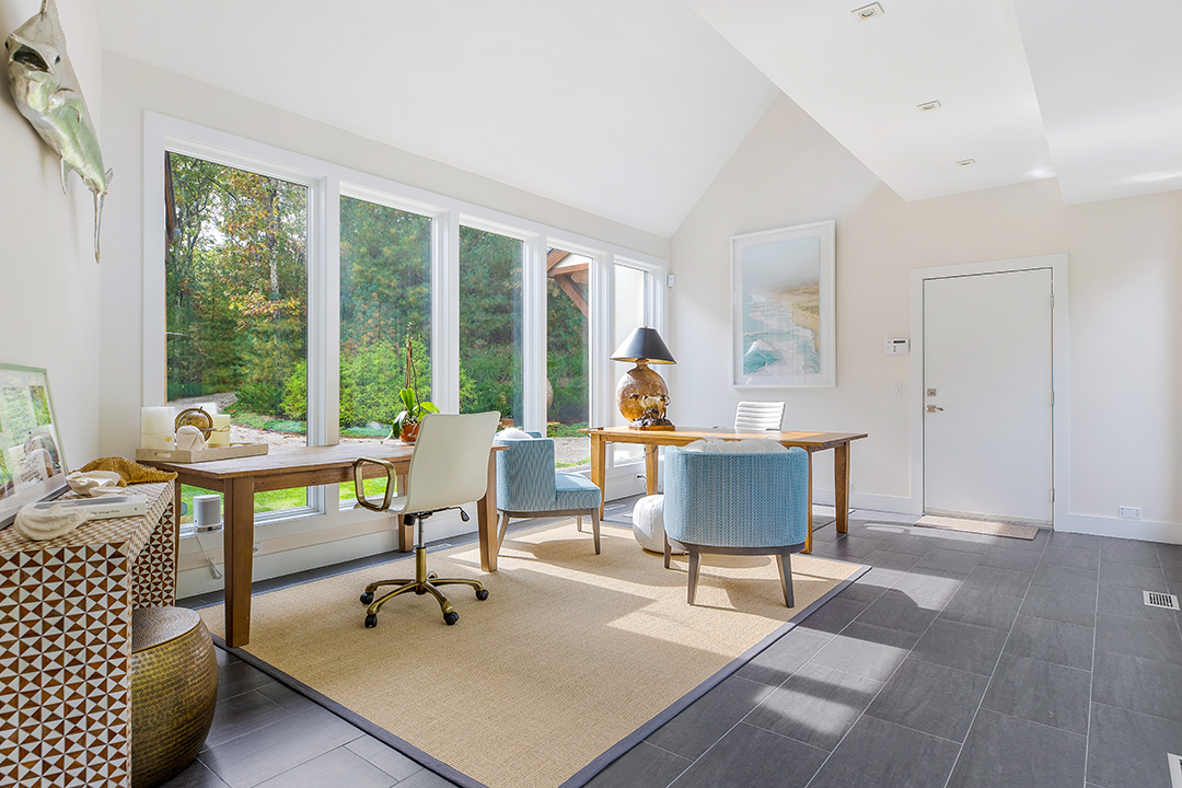 Peloton Founder And Ceo Lists Farmhouse Style East Hampton Home For 4 5m 12 Koala Ln East Hampton Josh Goetz Photography 49