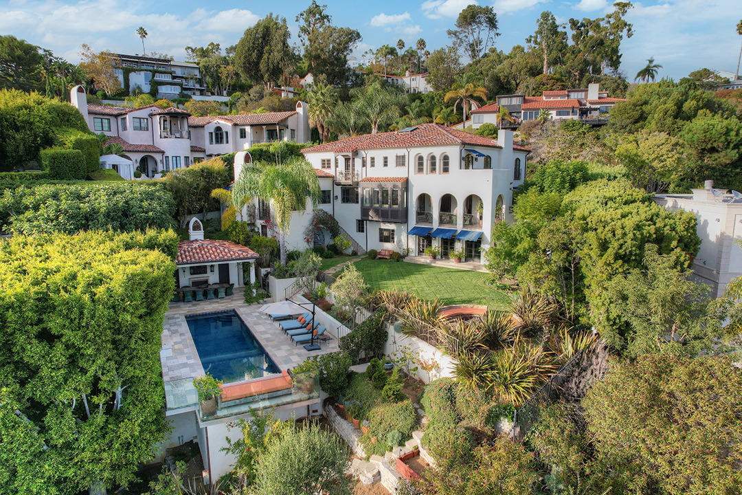 Hilary Swank Seeks 10 5m For Her Hacienda Style Pacific Palisades Home Aerial
