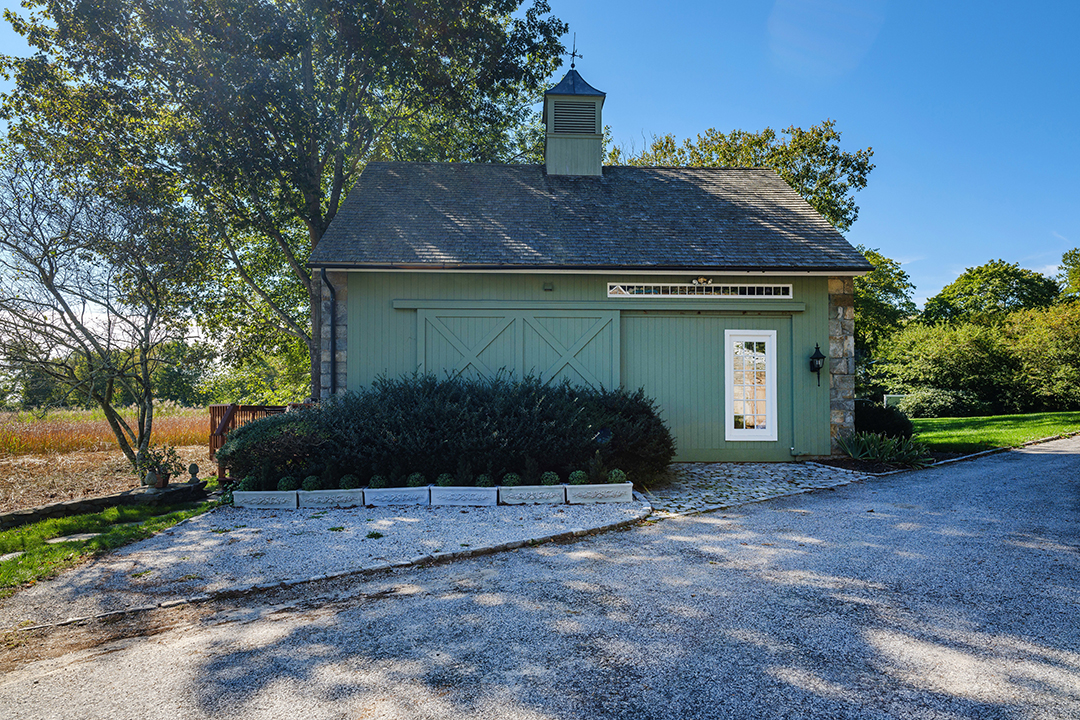 Old Lyme Estate Caretakers Cottage