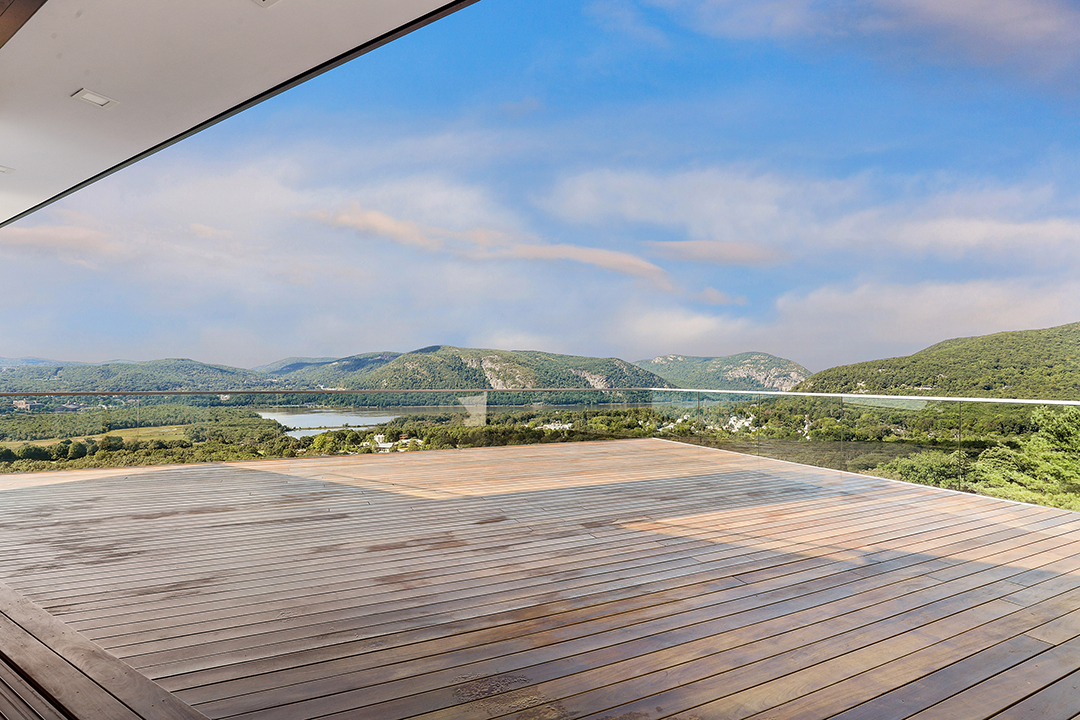 Modern Home Floating Over The Hudson Valley Hits The Market For 6 25m Deck