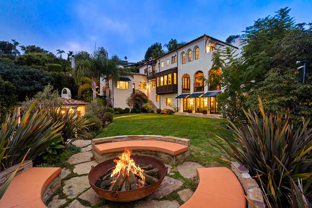 Hilary Swank Seeks 10 5m For Her Hacienda Style Pacific Palisades Home Firepit