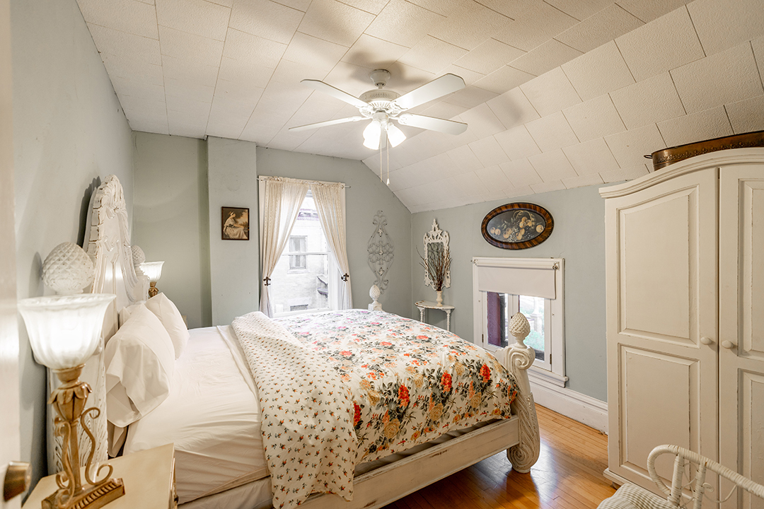 8 Fully Furnished Historic Mansions In Michigan Can Be Yours For 3 5m 90 Of 93