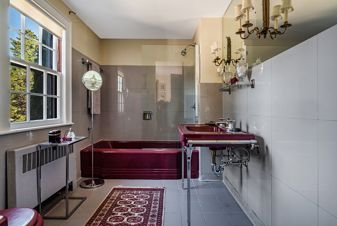 Late And Legendary Tenor Sergio Franchis Stonington Ct Estate Hits The Market Bathroom