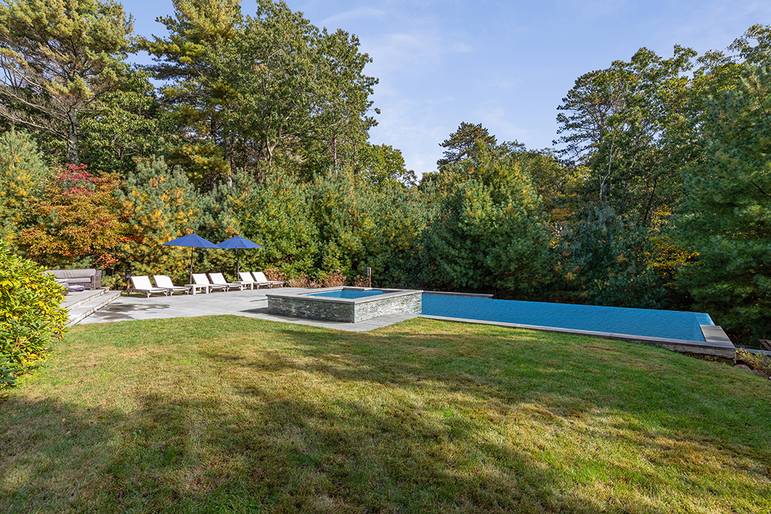Peloton Founder And Ceo Lists Farmhouse Style East Hampton Home For 4 5m 12 Koala Ln East Hampton Josh Goetz Photography 18