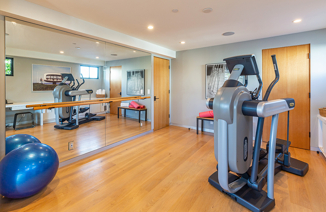 Modern Retreat On Californias Famed Venice Canals Hits The Market Asking 6 45m Gym