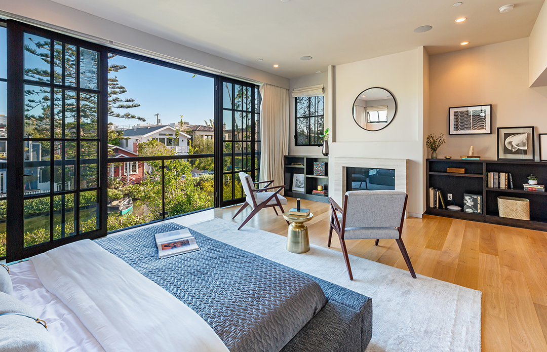 Modern Retreat On Californias Famed Venice Canals Hits The Market Asking 6 45m Bedroom B