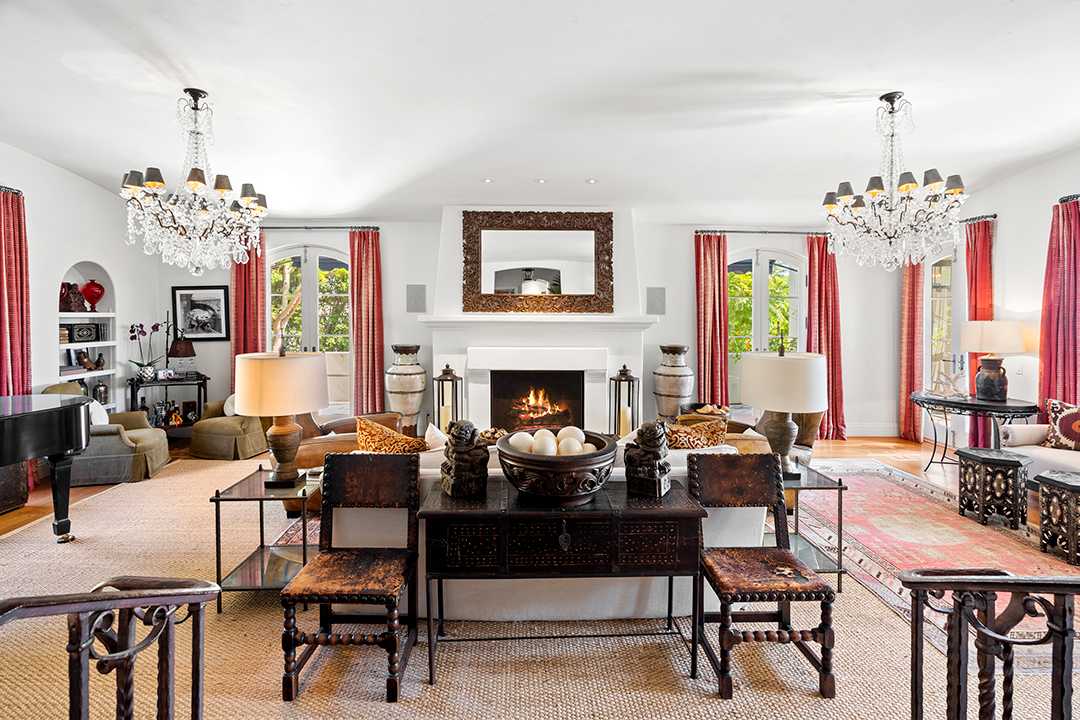 Hilary Swank Seeks 10 5m For Her Hacienda Style Pacific Palisades Home Living Room