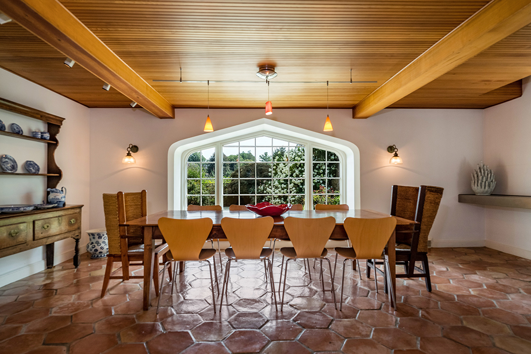 Tour A 4 85m Waterfront Estate In Old Lyme Dotted With Elegant Cottages Dining Room