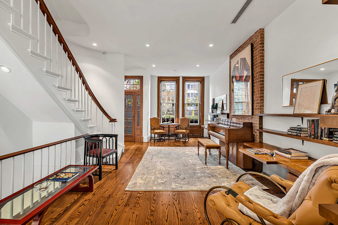 Upper East Side Townhouse Steeped In Entertainment History Looks For Its Next Act Living Room B