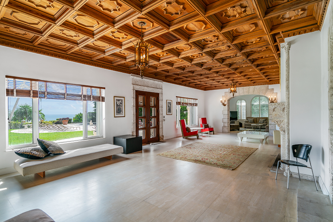 Worlds Wealthiest Dog Miami Mansion Wood Ceilings