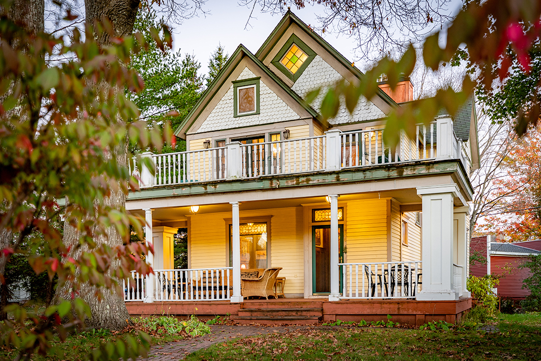 8 Fully Furnished Historic Mansions In Michigan Can Be Yours For 3 5m 4 Of 93