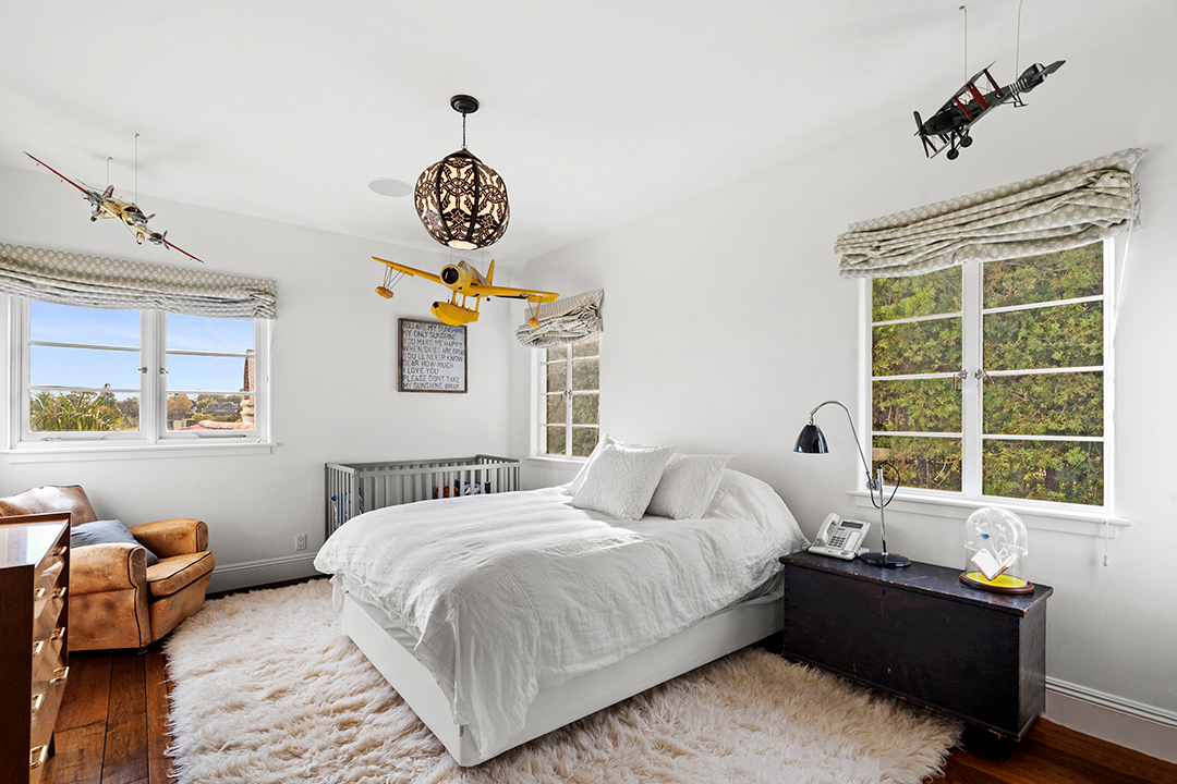 Hilary Swank Seeks 10 5m For Her Hacienda Style Pacific Palisades Home Bedroom