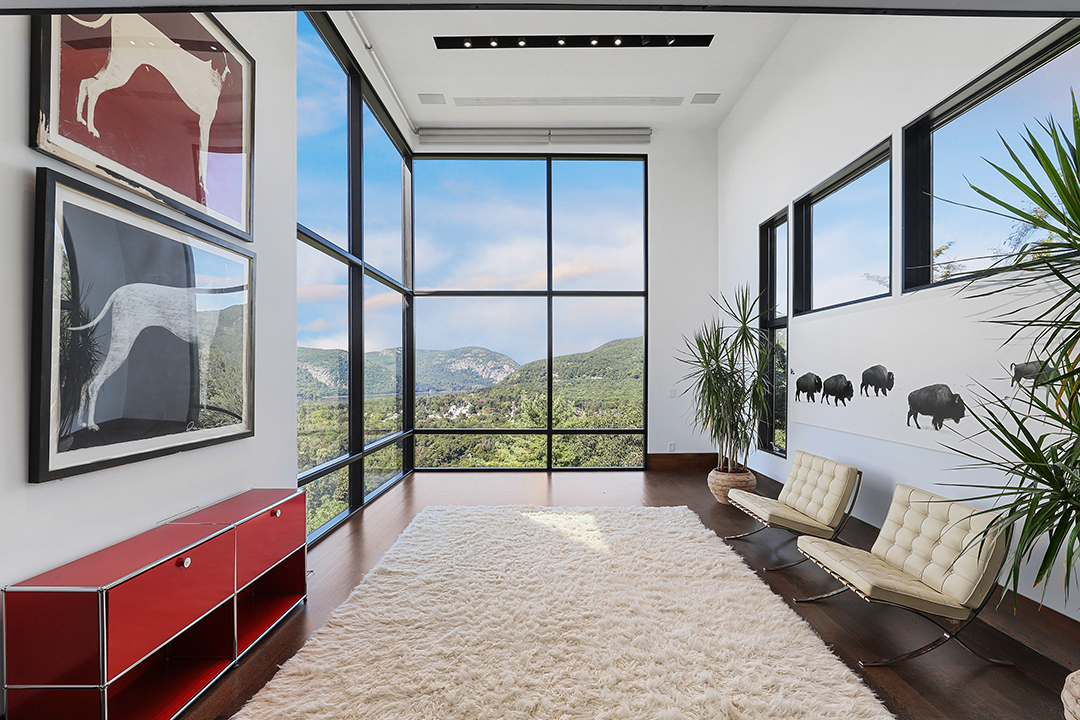 Modern Home Floating Over The Hudson Valley Hits The Market For 6 25m Living Room